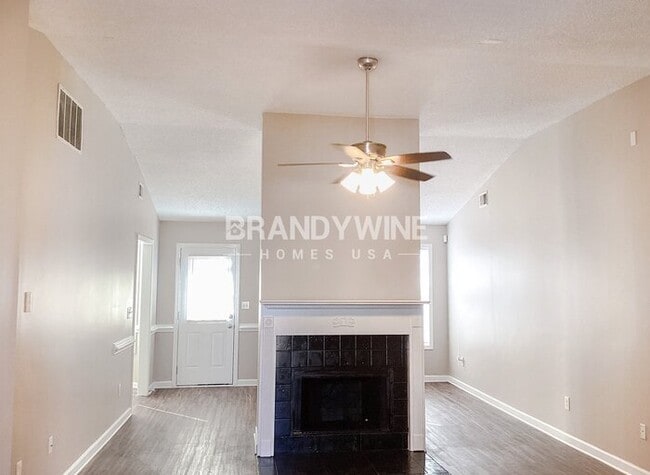 Photo - 1139 Commons Ct