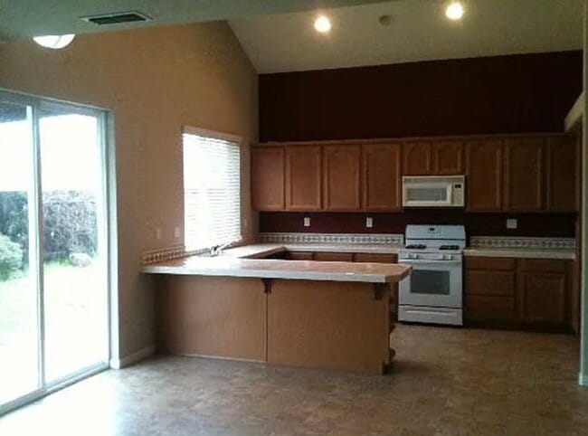 Building Photo - 181 Royal River Dr Rental