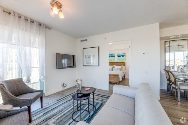 2BR, 2BA - Salon - 100 Bond Street East