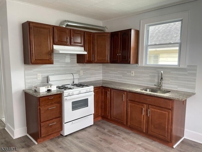 Photo - 122 Westervelt Ave