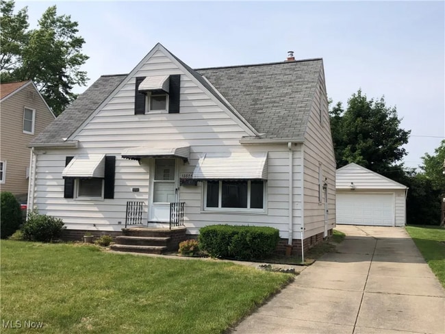 Building Photo - 12805 Oakview Blvd Rental