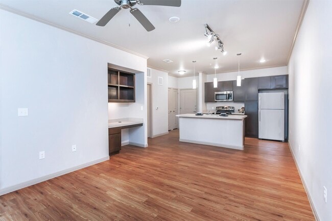 Building Photo - 1430 Mile 6 1/2 W Unit 50