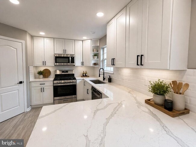 Building Photo - 9016 Lake Largo Dr