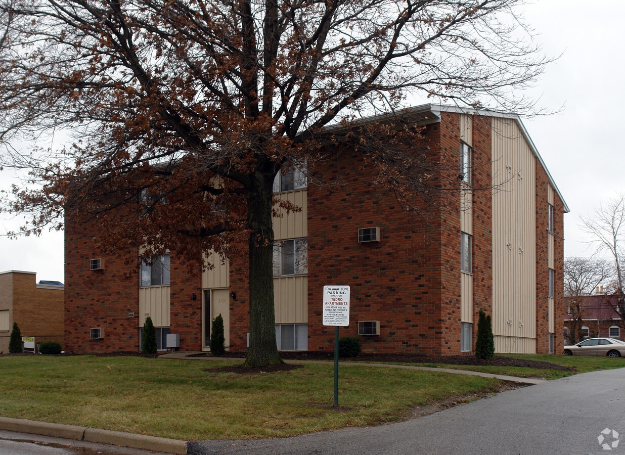 Photo - 2134 Tedrow Rd Apartments