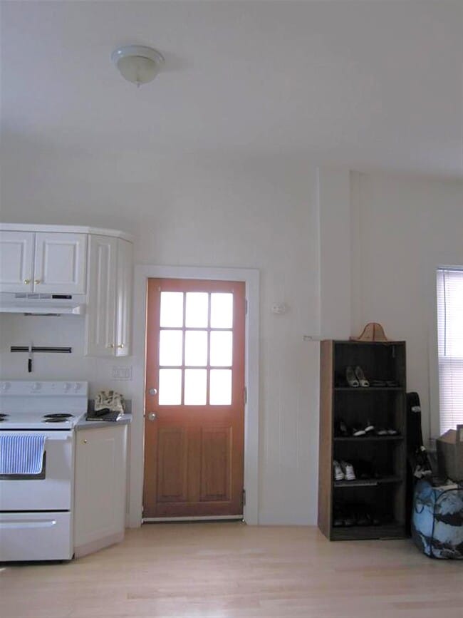 Photo - 11 Craigie St Unit 3