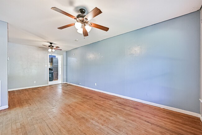 Photo - 1007 Plum St