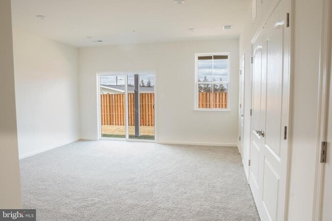 Photo - 8226 Longford Rd