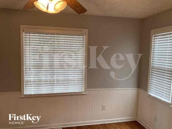 Photo - 2668 Allyn Way NW