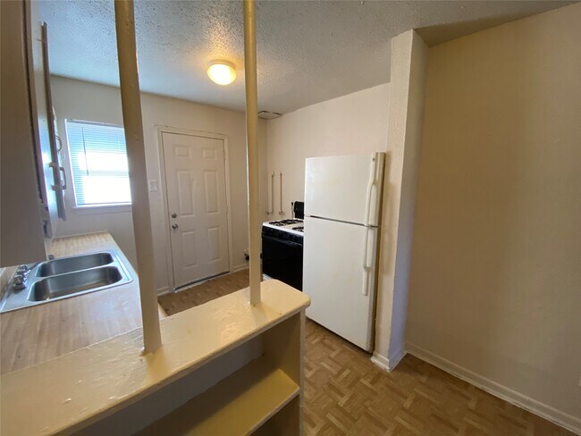 Photo - 4211 Rockingham St