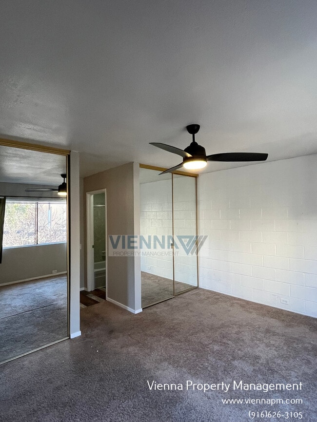 Photo - 888 Woodside Ln E Unit 12