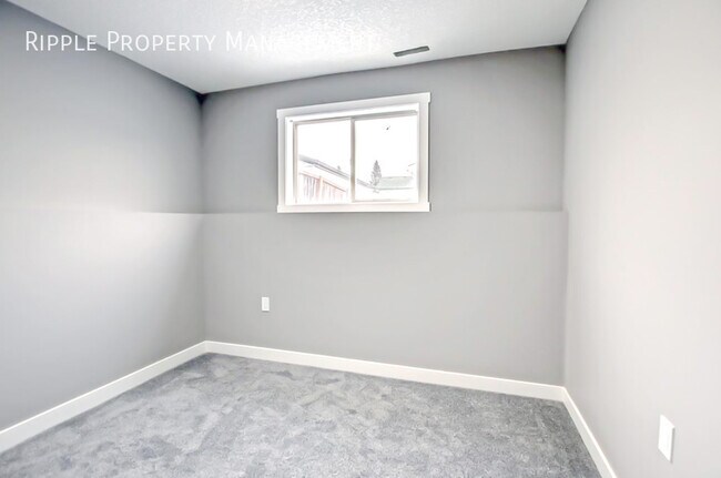 Photo - 2 BED/ 1 BATH BASEMENT UNIT