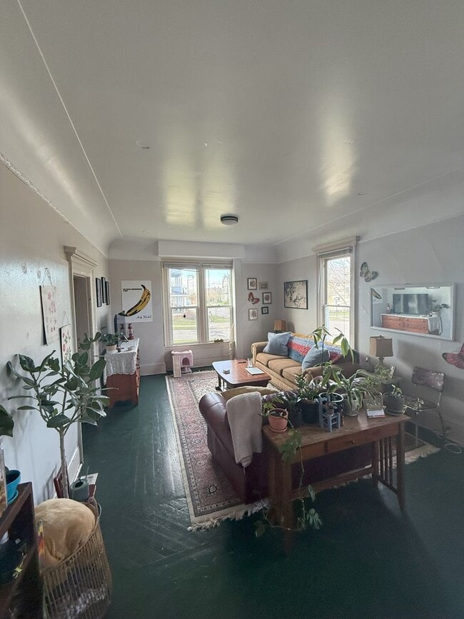 Photo - Great 6 bdrm/2 bath close to WWU and downtown