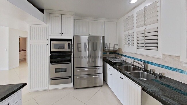 Photo - 2Bd 2Ba Spacious Newport Bay Front Condo