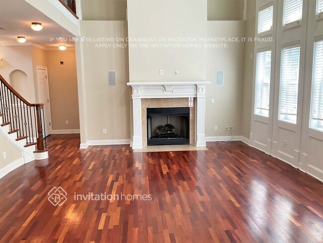 Photo - 5571 Boreal Way SW