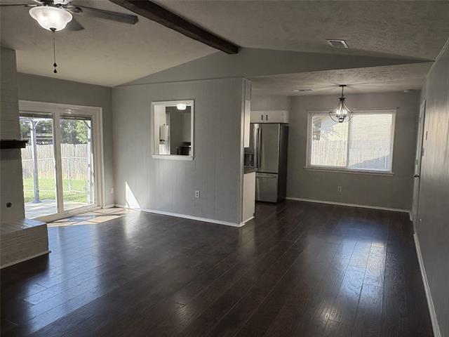 Photo - 2402 Leslie St