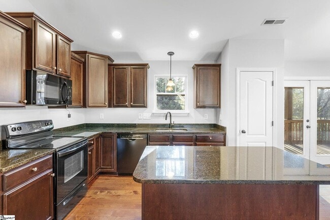 Kitchen - 207 Blacks Dr