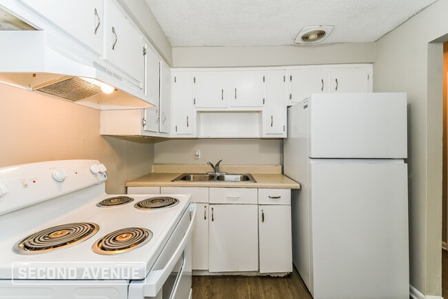 Photo - 2939 W 4th St