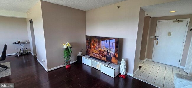 Building Photo - 3709 S George Mason Dr Unit 1410