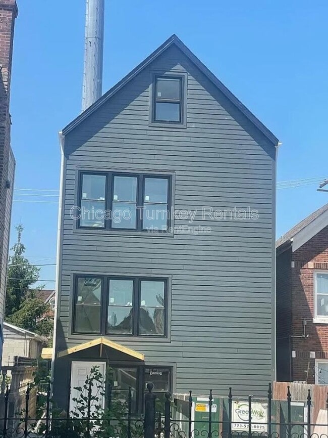 Building Photo - 2336 S Troy St Unit 1