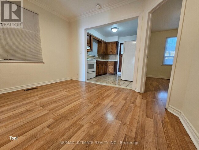 Photo - 568 Rogers Rd