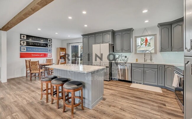 Photo - 9218 Laura Anne Wy.