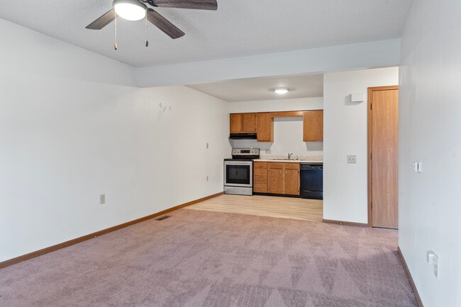 Photo - 400-424 S. Durkin Dr.