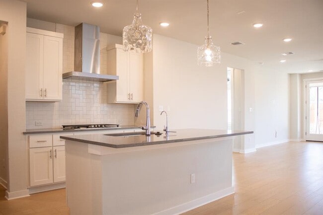 Photo - 123 Table Top Bnd