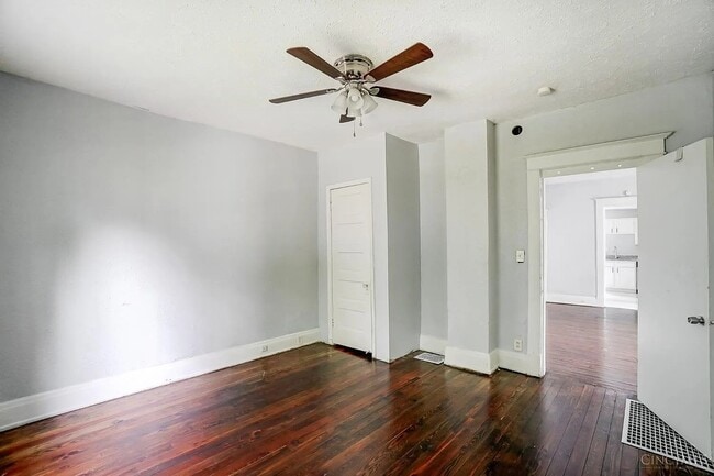 Photo - 5128 Blaesi St