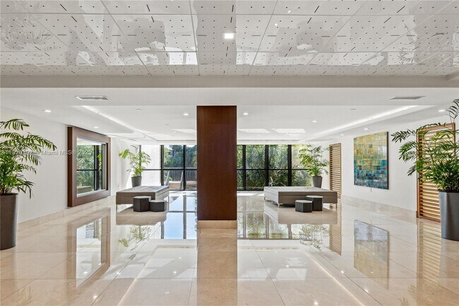 Photo - 540 Brickell Key Dr Unit 818