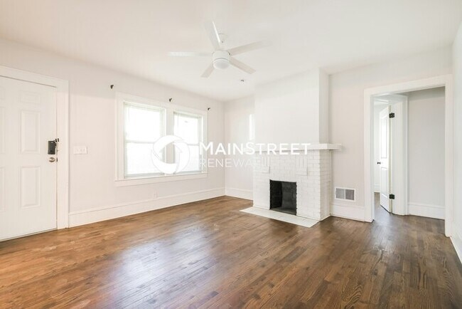 3 Bedroom Pet-Friendly Home in Atlanta, GA with Main Street Renewal