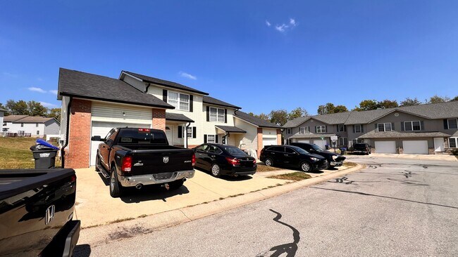 Building Photo - 1408 W Rockcrest Dr