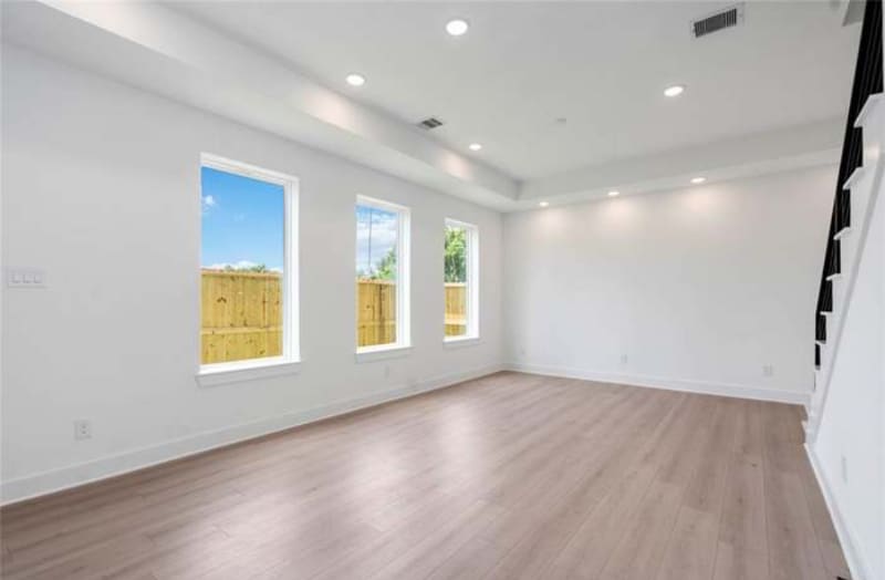 Photo - 4601 White Rock St