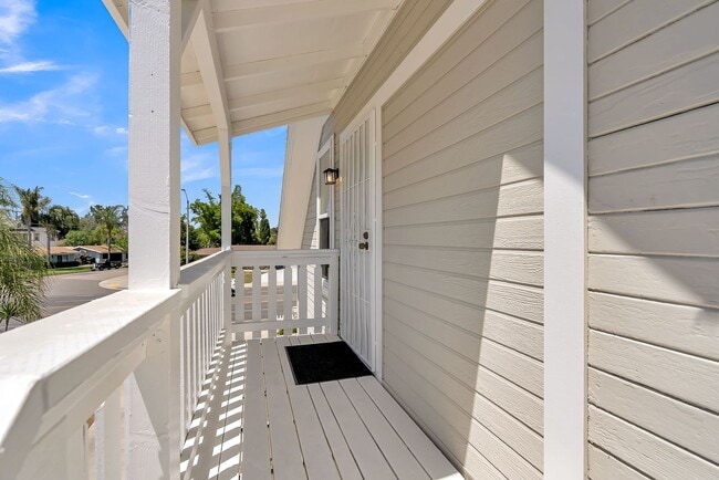 Photo - Charming Upstairs Unit near Riverside Plaza