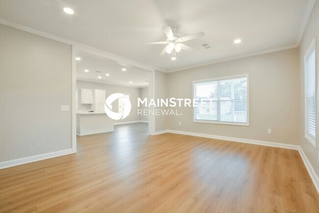 Photo - 4 Bedroom Pet-Friendly Home in Orlando, FL with Main Street Renewal