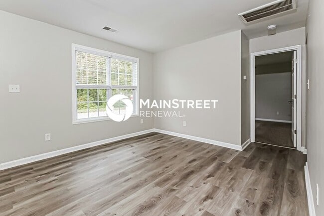 Photo - 3 Bedroom Pet-Friendly Home in GASTONIA, NC with Main Street Renewal