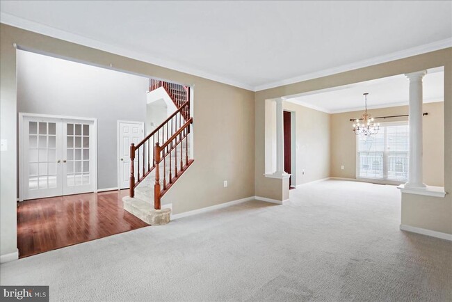 Photo - 319 Morlyn Dr