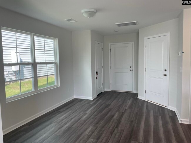 Photo - 372 Keeble Dr