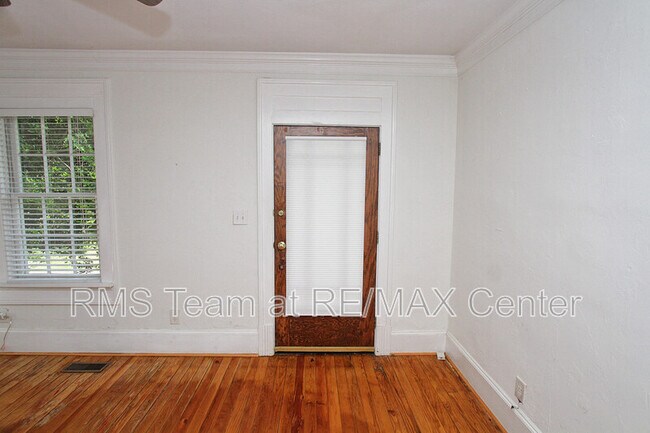 Photo - 2874 Burden St NW