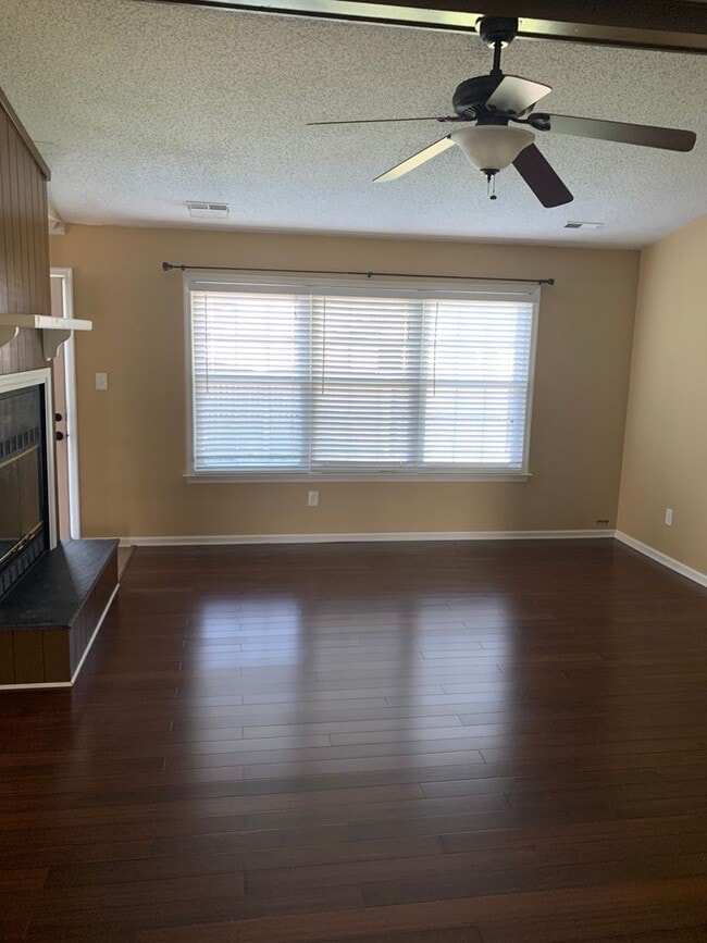 Photo - 3 Bedroom 2 Bathroom House