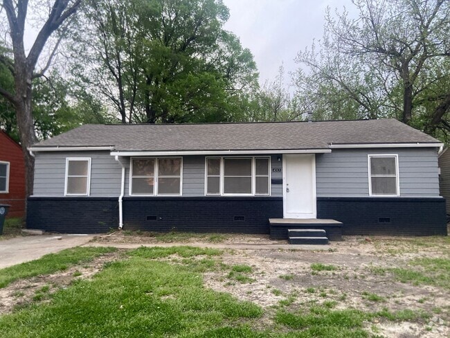 Building Photo - Newly Updated 4 Bedroom Home by Gibbs Shop...