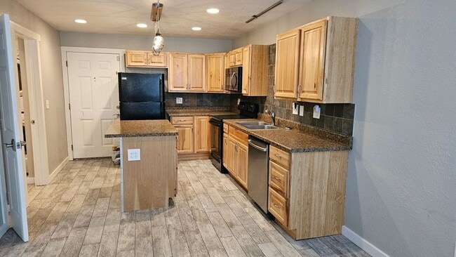 Photo - 1064 Chambers Ct