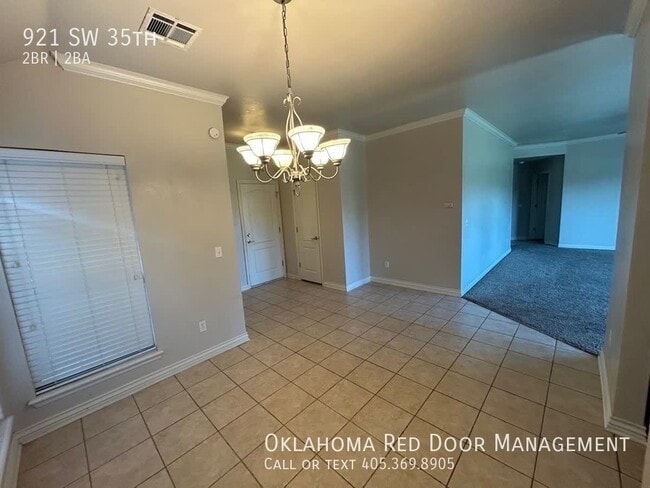 Photo - 921 SW 35th-