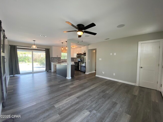 Photo - 1606 Clay Ave