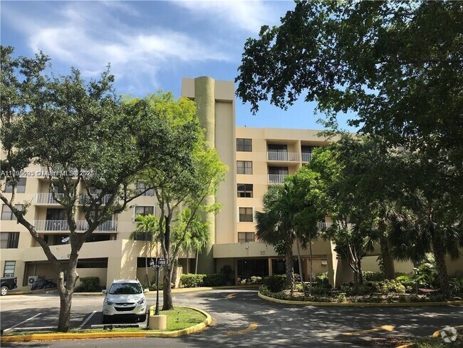 Building Photo - 901 Hillcrest Dr Unit 401 Rental