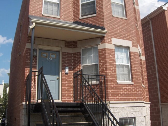 Building Photo - 1453 N Larrabee St Unit B