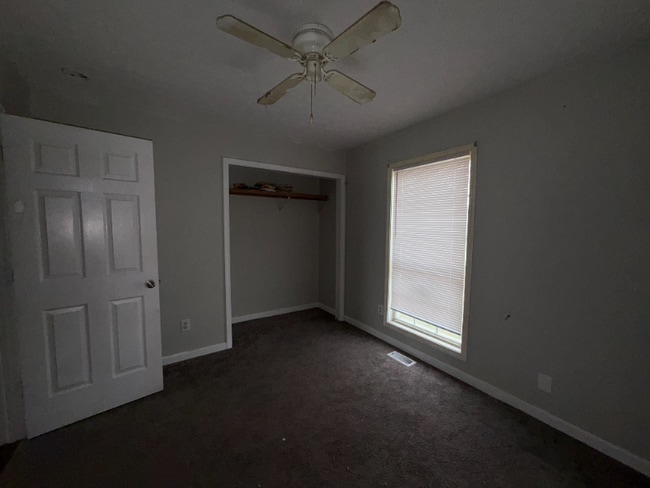 Photo - 1211 Redbud St