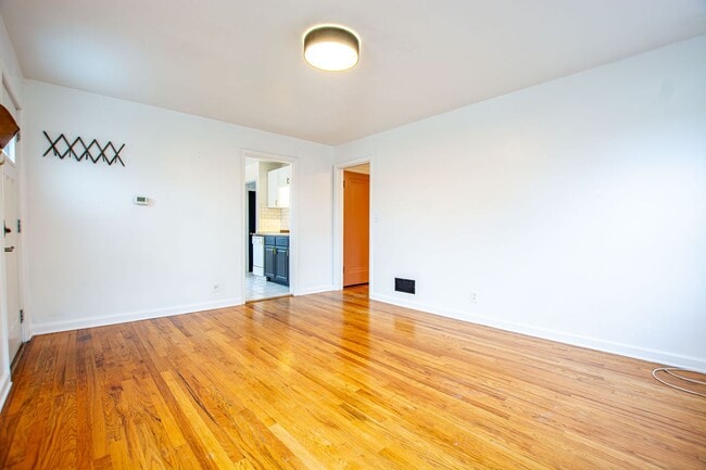 Photo - Adorable 2 Bedroom / 2 Bath Home in Aksarben with Washer/Dryer and Fenced Backyard!