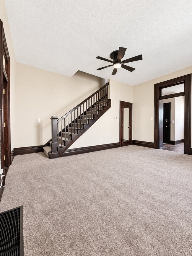 314 W Lincoln St