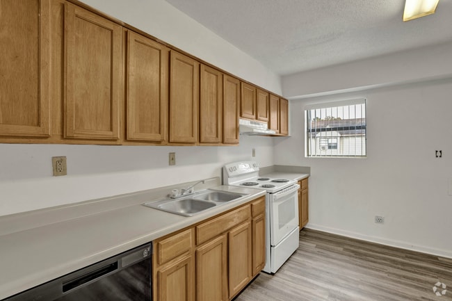 Building Photo - New Horizon - Kingsgate Rental