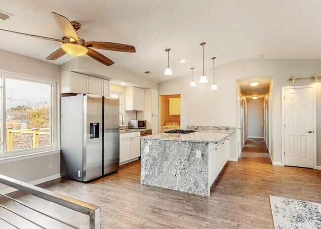 Spacious Remodeled Los Alamos Home - Spacious Remodeled Los Alamos Home